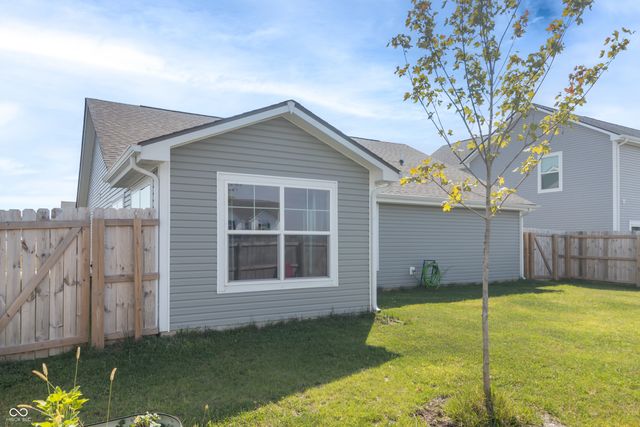 308 Briar Path Drive, Greenfield, IN 46140