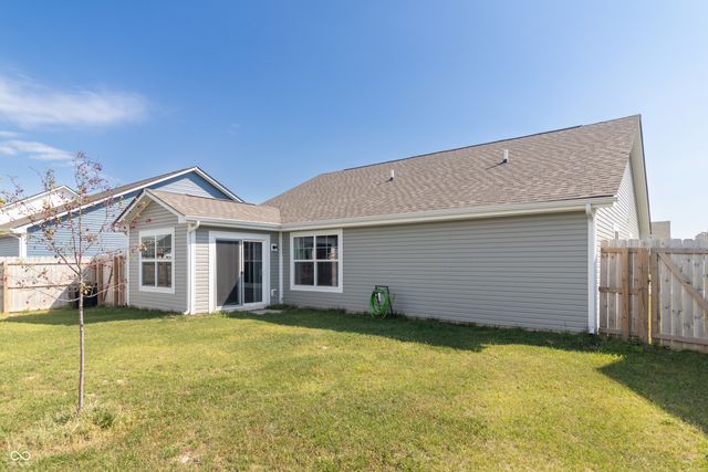 308 Briar Path Drive, Greenfield, IN 46140