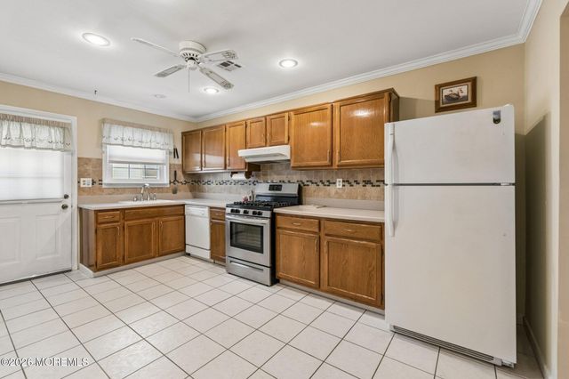 9 Haiti Court, Toms River, NJ 08757