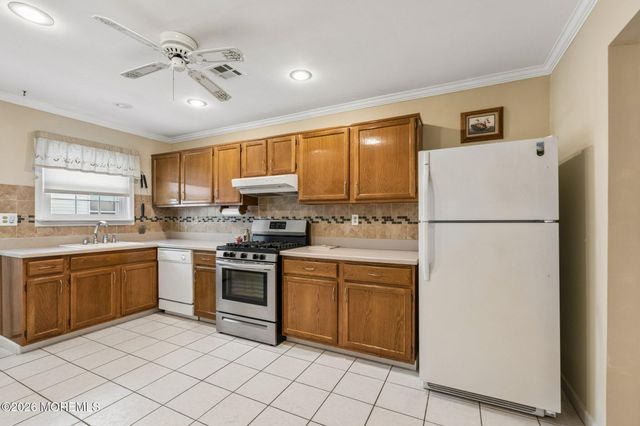 9 Haiti Court, Toms River, NJ 08757