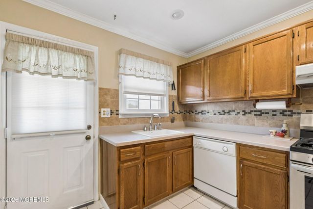 9 Haiti Court, Toms River, NJ 08757