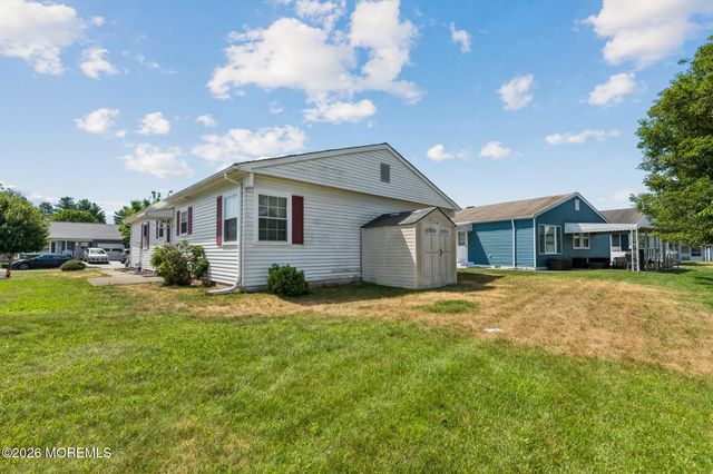 9 Haiti Court, Toms River, NJ 08757