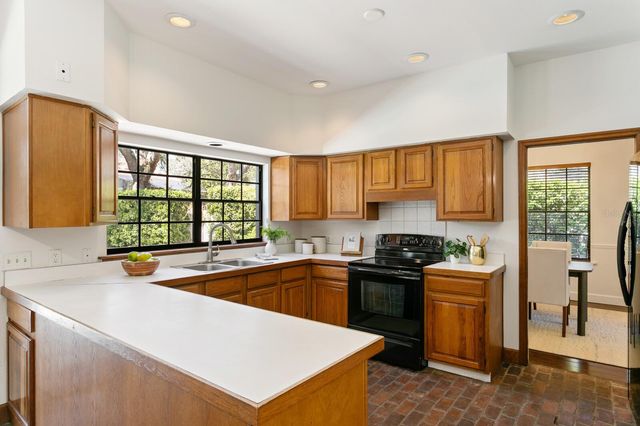 6404 JOSEPHINE ARBOR PLACE, Temple Terrace, FL 33617