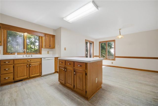 1805 Blackhawk PL, Chesapeake, VA 23321