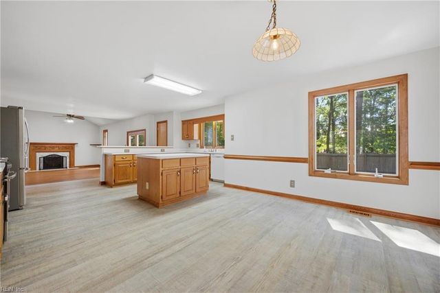 1805 Blackhawk PL, Chesapeake, VA 23321