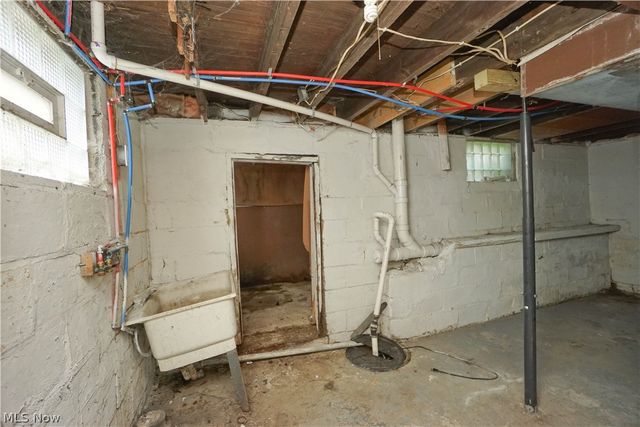 3443 Sheridan Road, Youngstown, OH 44502