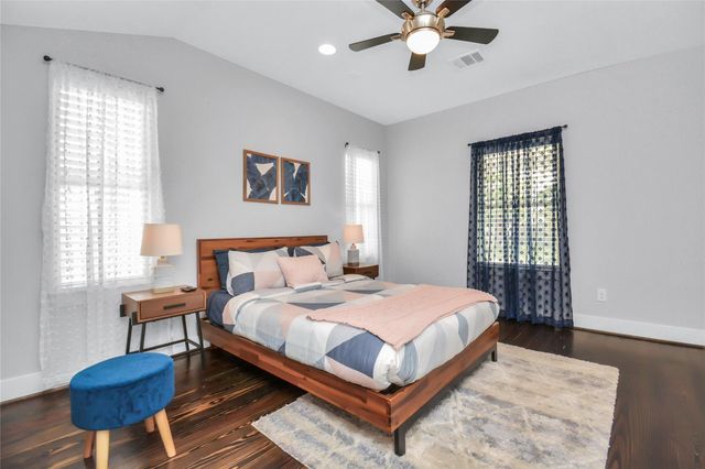 5705 Cochran Street, Houston, TX 77009