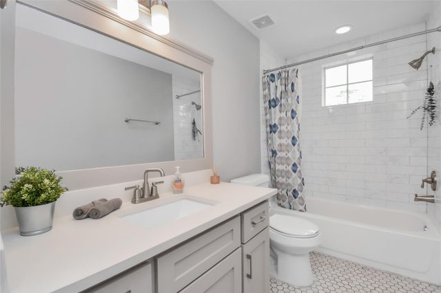 5705 Cochran Street, Houston, TX 77009