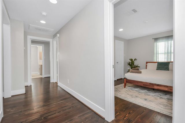 5705 Cochran Street, Houston, TX 77009