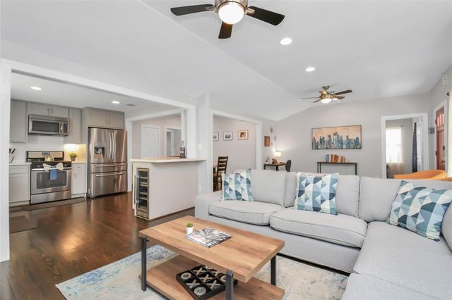 5705 Cochran Street, Houston, TX 77009