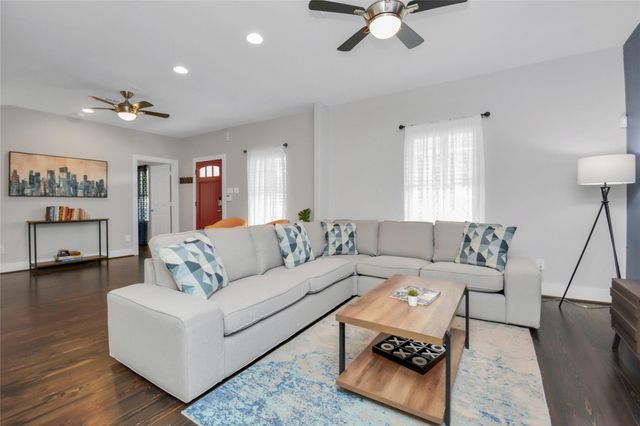 5705 Cochran Street, Houston, TX 77009