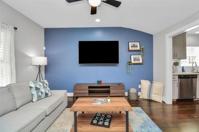 5705 Cochran Street, Houston, TX 77009