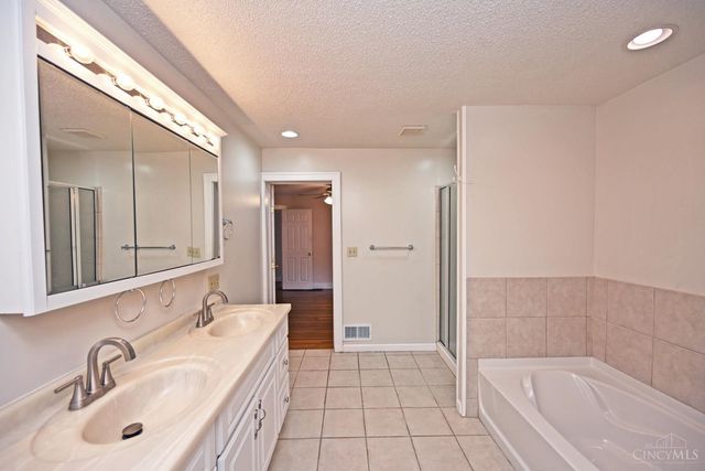 1266 Avon Drive, Cincinnati, OH 45229