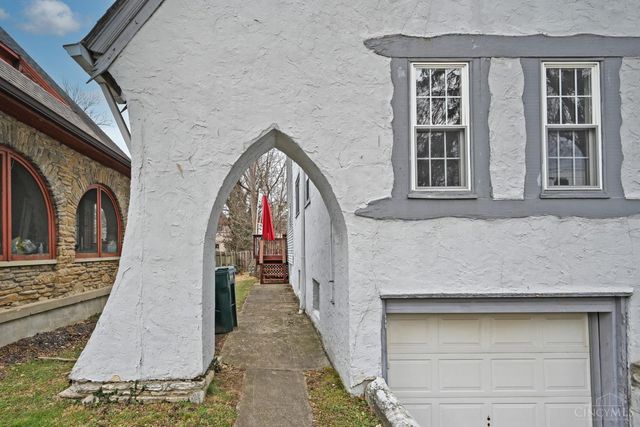 1266 Avon Drive, Cincinnati, OH 45229