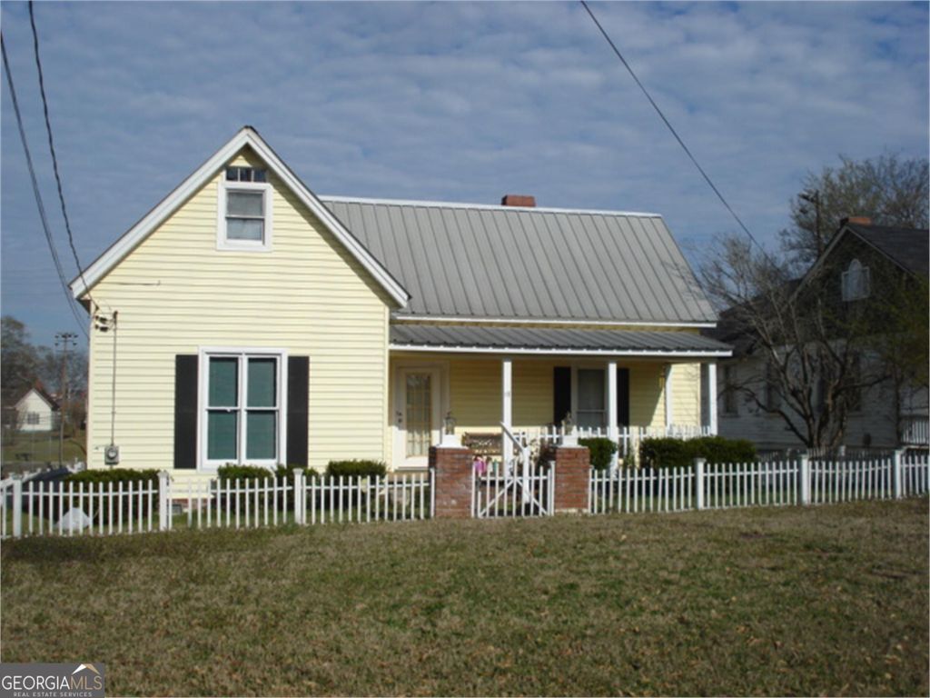 17 Poplar Street, Porterdale, GA 30014