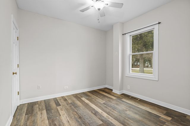 113 Gladys Avenue, Fox River Grove, IL 60021