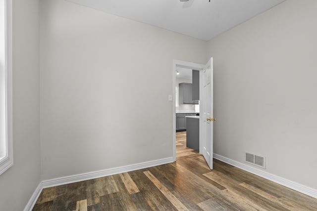 113 Gladys Avenue, Fox River Grove, IL 60021