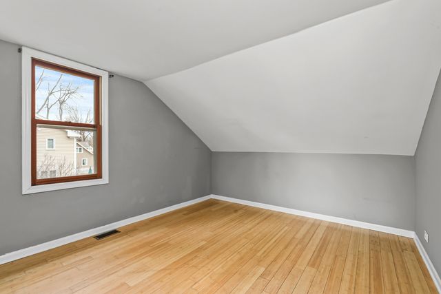 113 Gladys Avenue, Fox River Grove, IL 60021