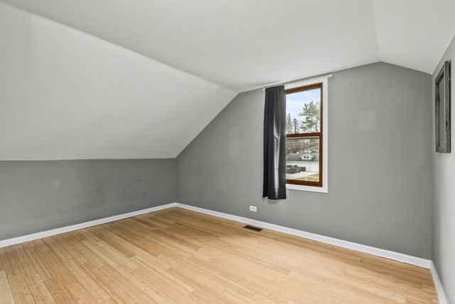 113 Gladys Avenue, Fox River Grove, IL 60021