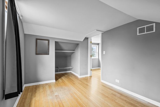 113 Gladys Avenue, Fox River Grove, IL 60021