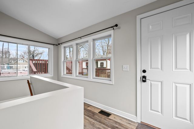 113 Gladys Avenue, Fox River Grove, IL 60021