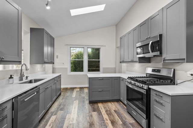 113 Gladys Avenue, Fox River Grove, IL 60021