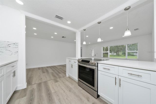 113 W DIVISION STREET, Winter Garden, FL 34787