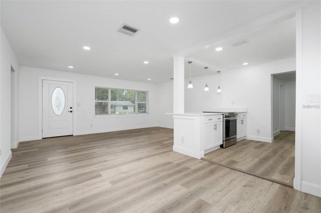 113 W DIVISION STREET, Winter Garden, FL 34787