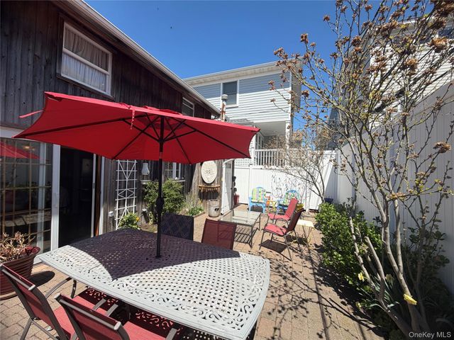 74 California Street, Long Beach, NY 11561