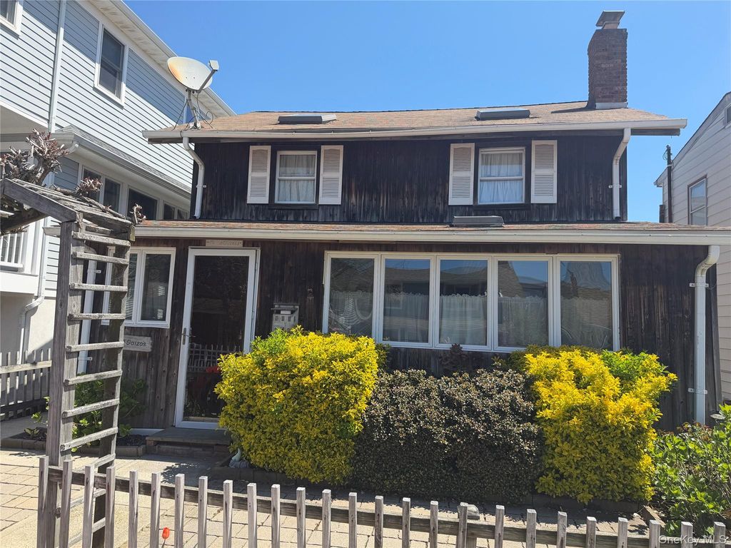 74 California Street, Long Beach, NY 11561