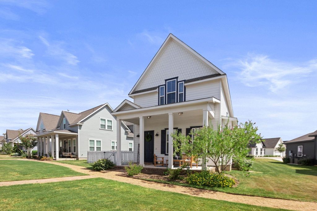 1066 Twain ST, Driftwood, TX 78619