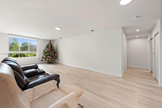 2505 NE 193rd Street 4202, Miami, FL 33180