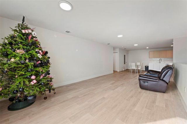2505 NE 193rd Street 4202, Miami, FL 33180