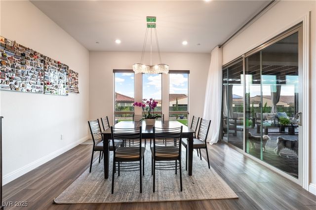 212 Harris Peak Street, Las Vegas, NV 89138