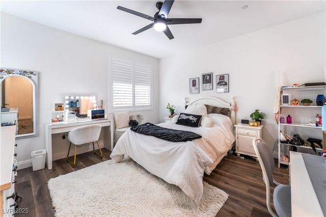 212 Harris Peak Street, Las Vegas, NV 89138