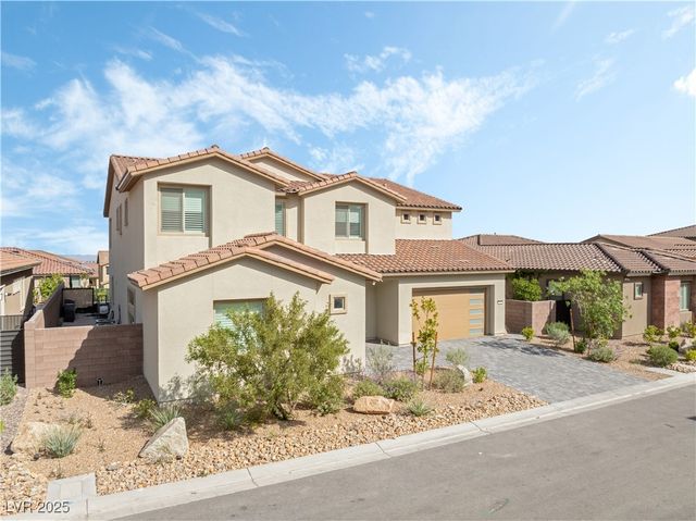 212 Harris Peak Street, Las Vegas, NV 89138