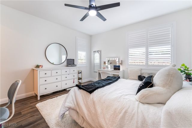 212 Harris Peak Street, Las Vegas, NV 89138