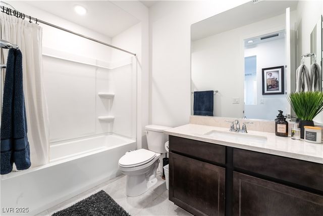 212 Harris Peak Street, Las Vegas, NV 89138