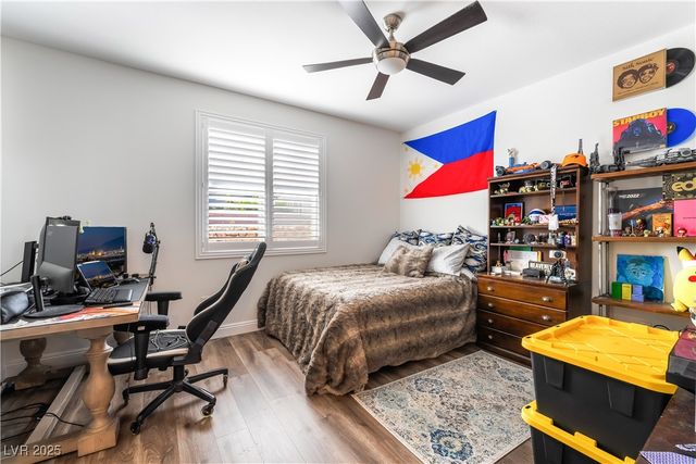 212 Harris Peak Street, Las Vegas, NV 89138