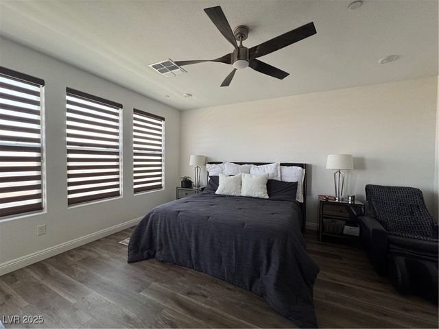 212 Harris Peak Street, Las Vegas, NV 89138