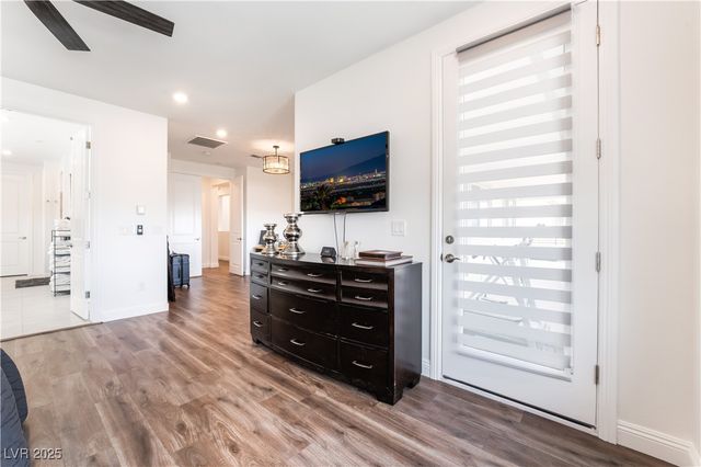 212 Harris Peak Street, Las Vegas, NV 89138