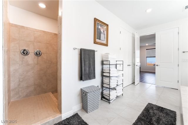 212 Harris Peak Street, Las Vegas, NV 89138