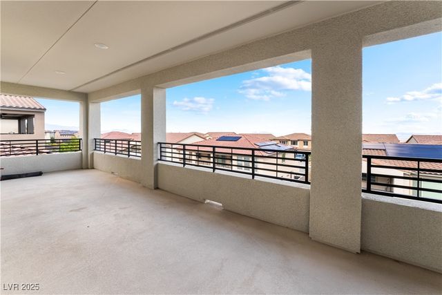 212 Harris Peak Street, Las Vegas, NV 89138