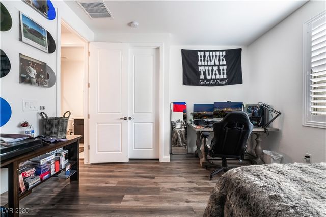 212 Harris Peak Street, Las Vegas, NV 89138