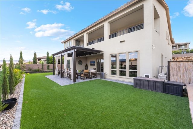 212 Harris Peak Street, Las Vegas, NV 89138