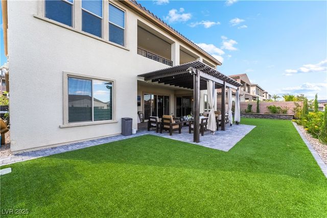 212 Harris Peak Street, Las Vegas, NV 89138