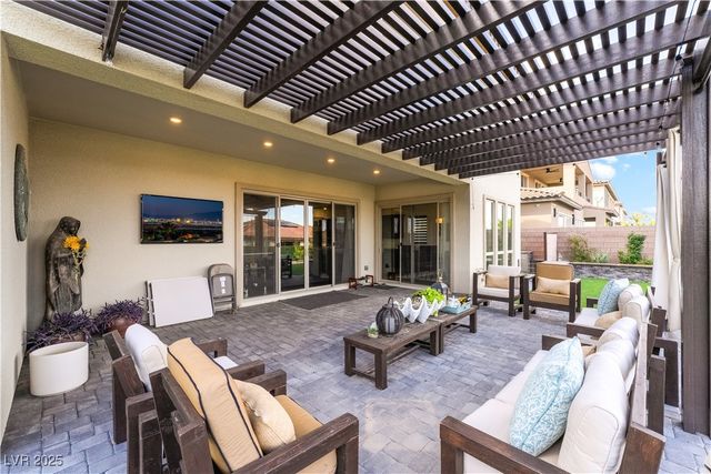 212 Harris Peak Street, Las Vegas, NV 89138