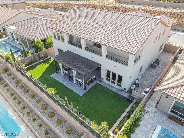 212 Harris Peak Street, Las Vegas, NV 89138