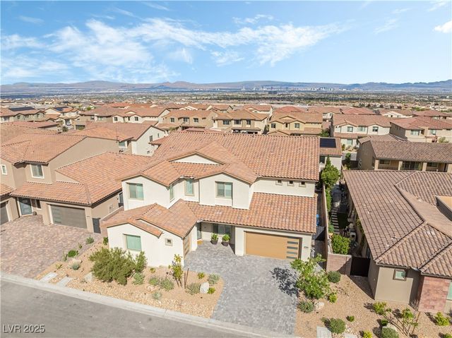 212 Harris Peak Street, Las Vegas, NV 89138