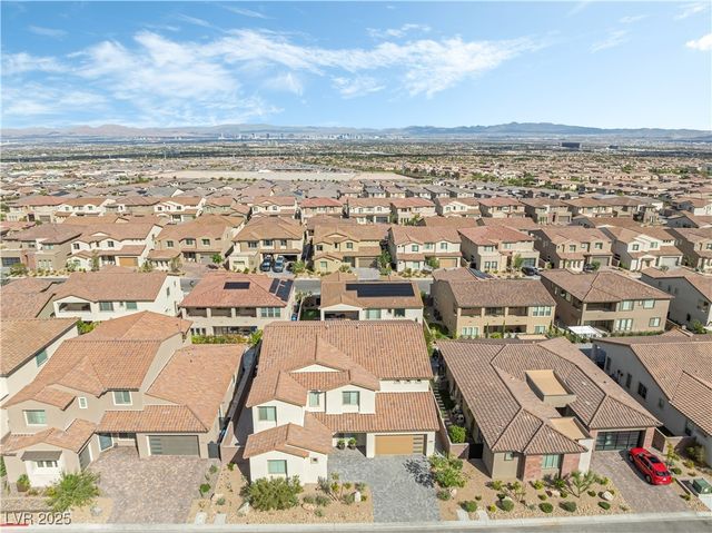 212 Harris Peak Street, Las Vegas, NV 89138